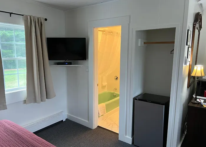 Profile Deluxe Motel